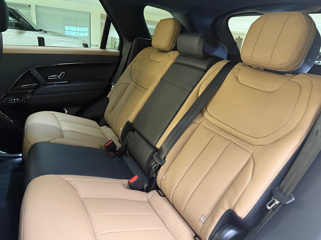Vehicle Image 18