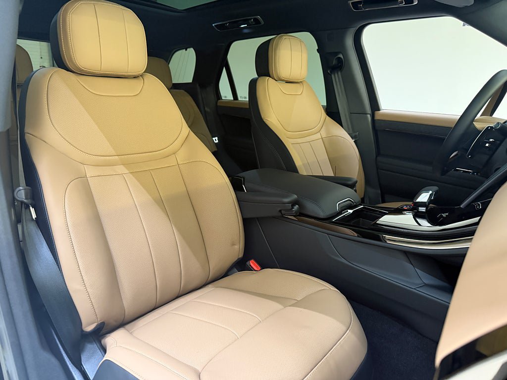Vehicle Image 19
