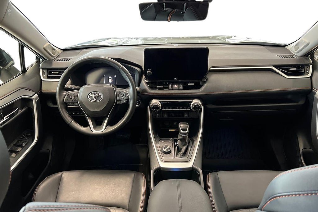 Vehicle Image 8
