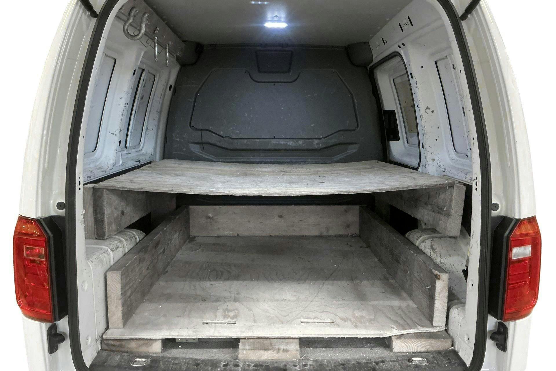 Vehicle Image 9