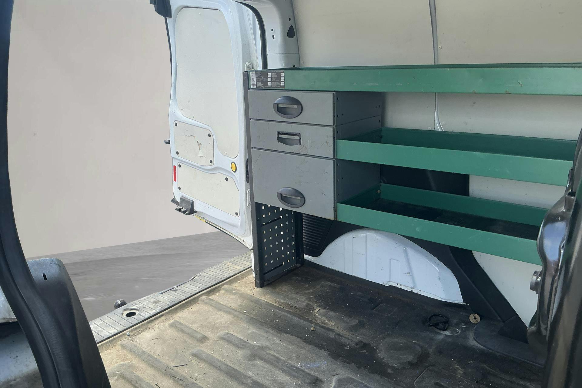 Vehicle Image 12