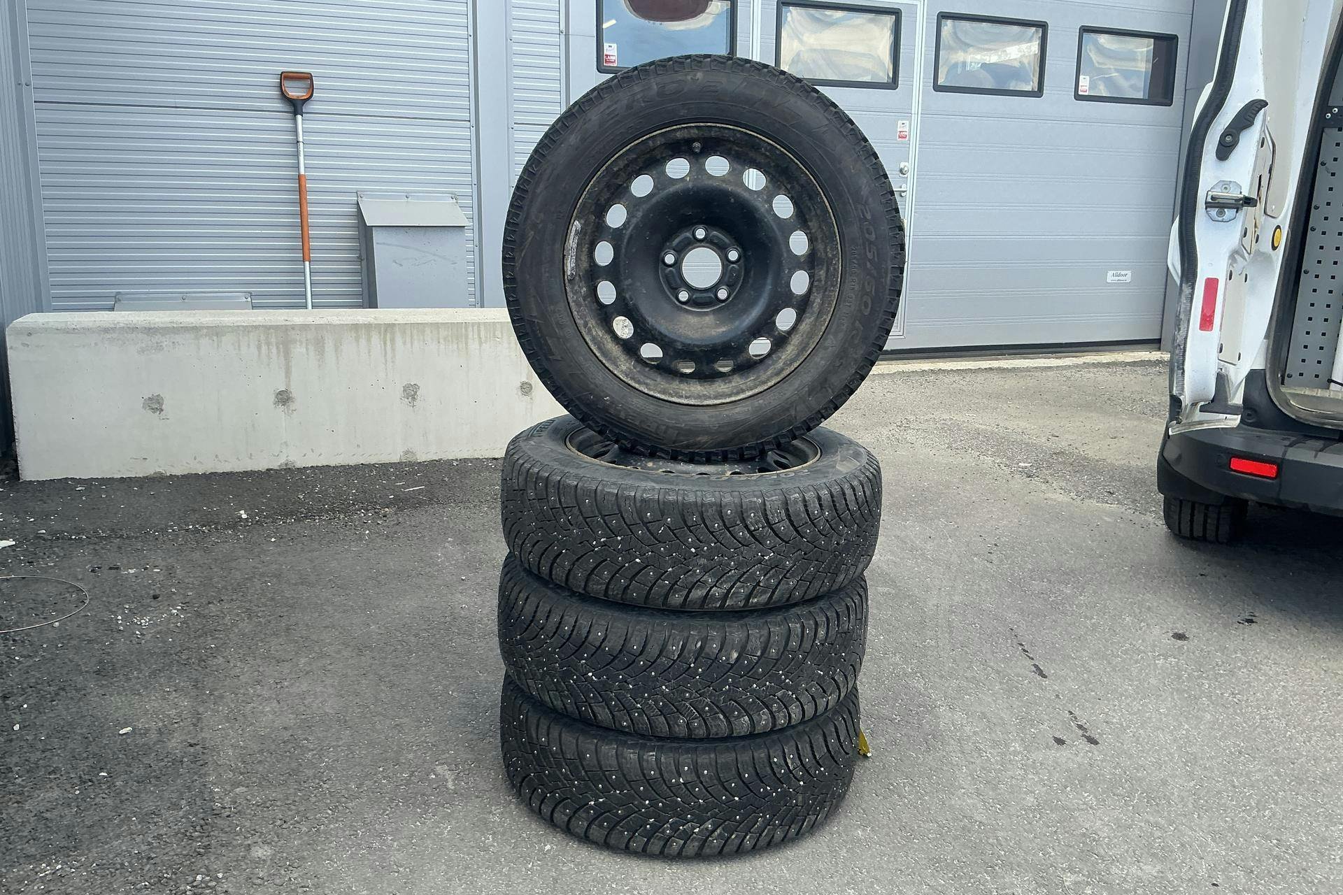 Vehicle Image 14