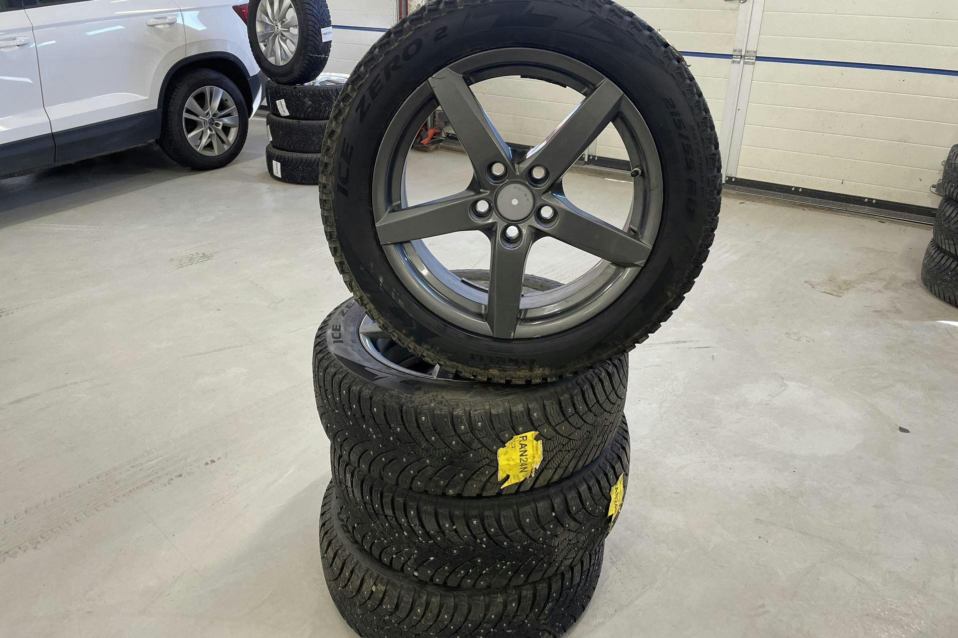 Vehicle Image 14