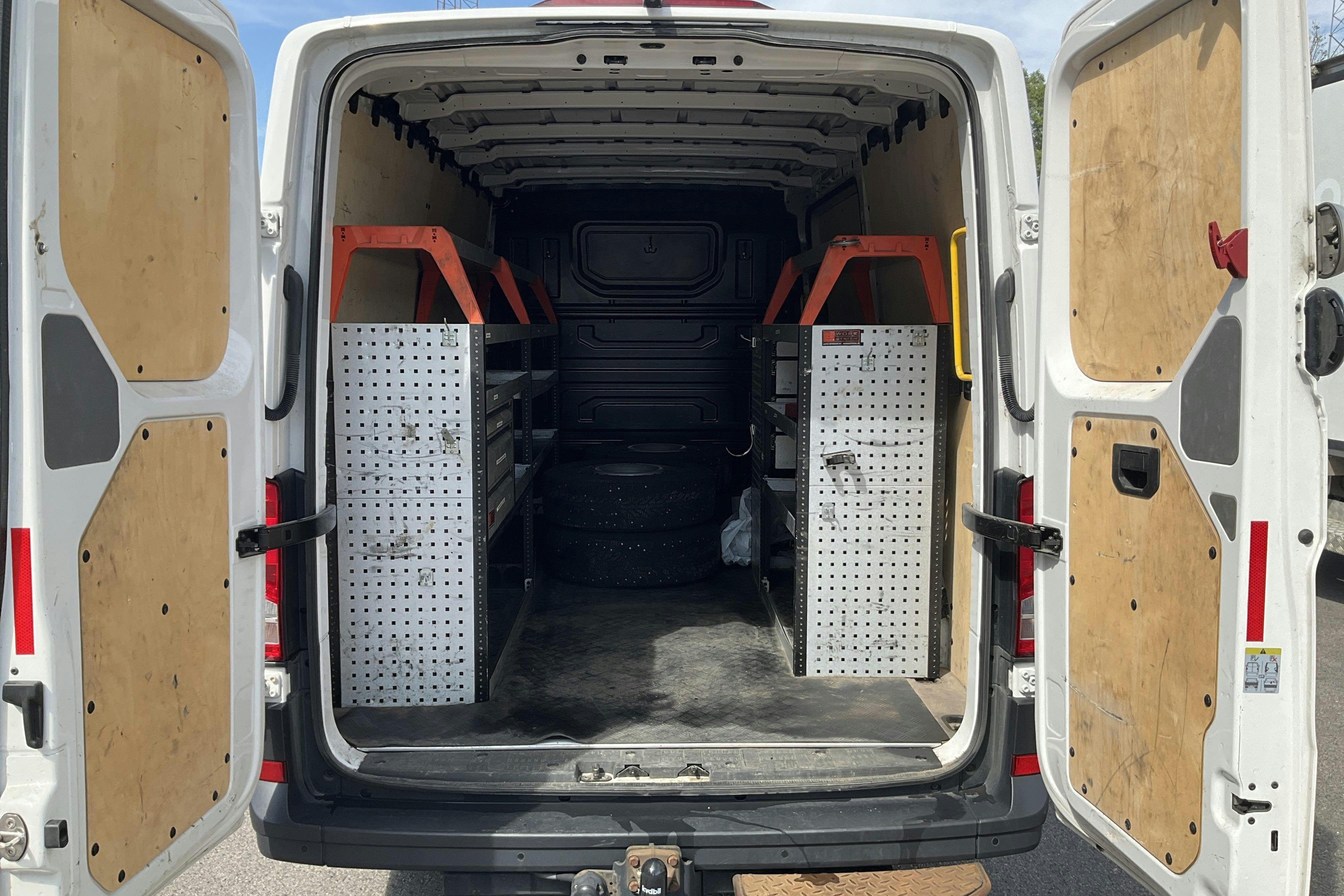 Vehicle Image 8