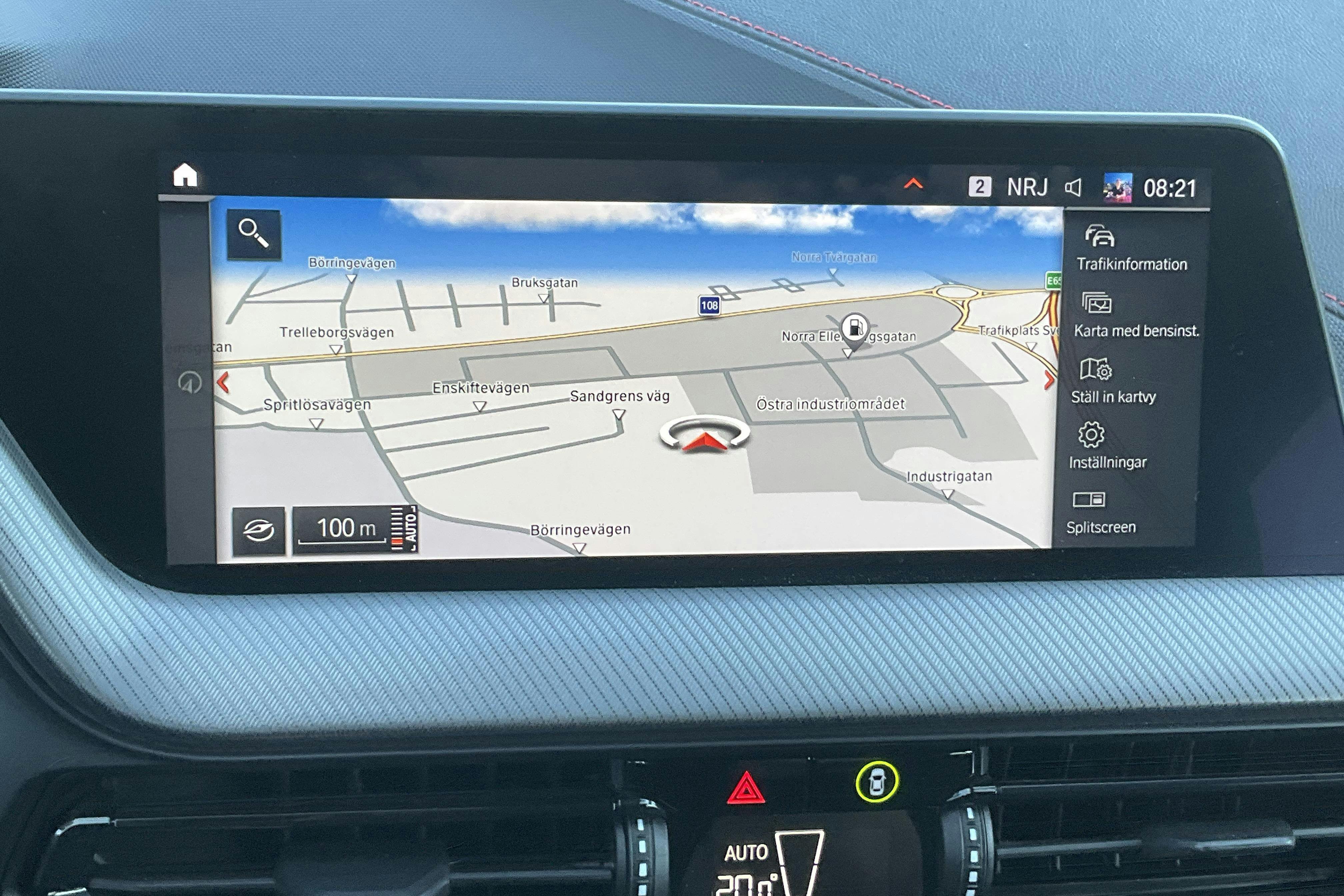 Vehicle Image 11