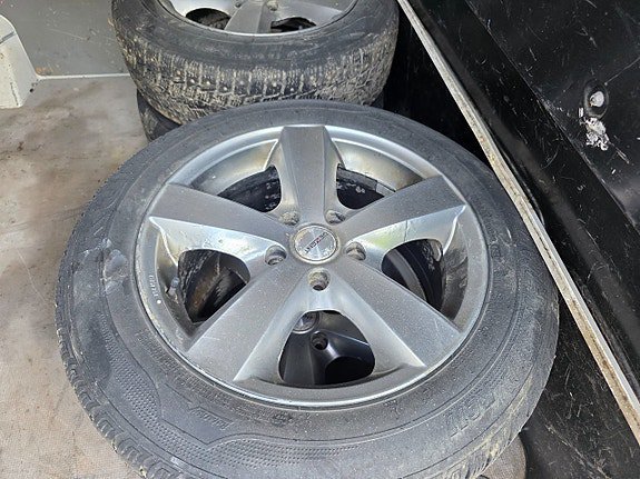 Vehicle Image 8