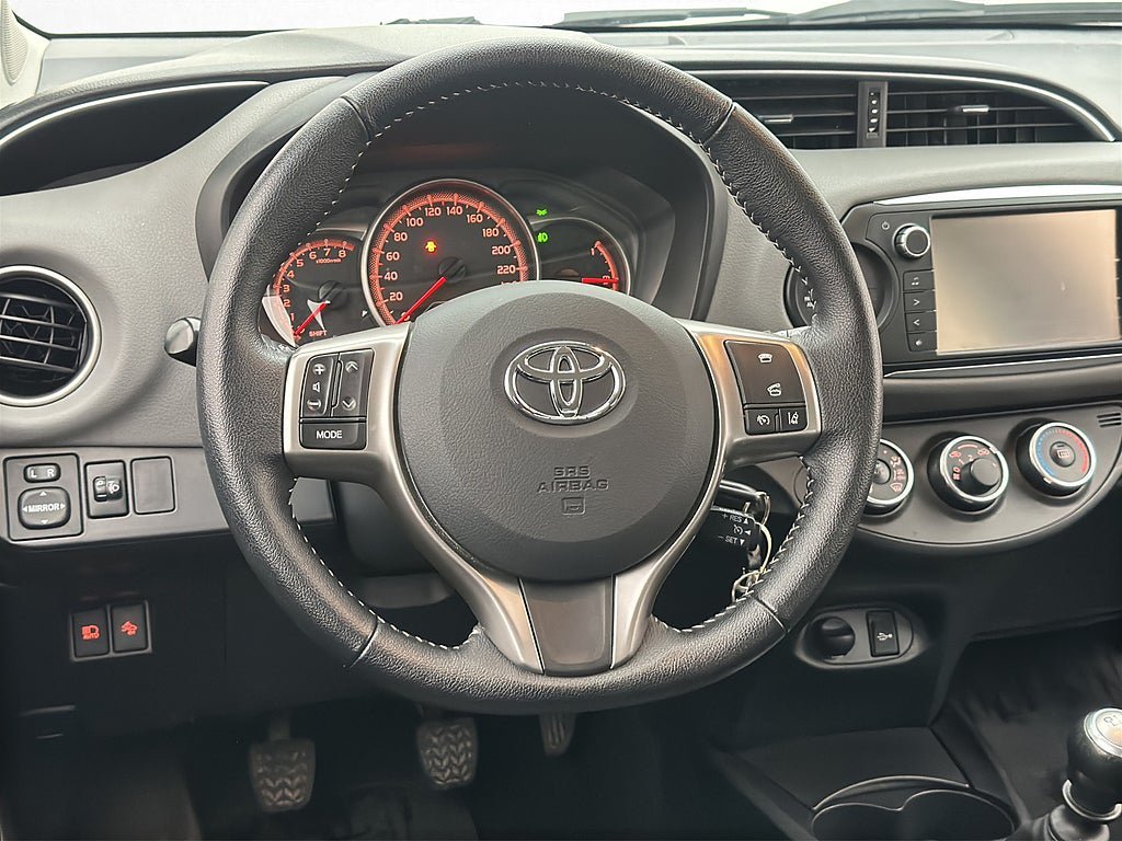 Vehicle Image 11