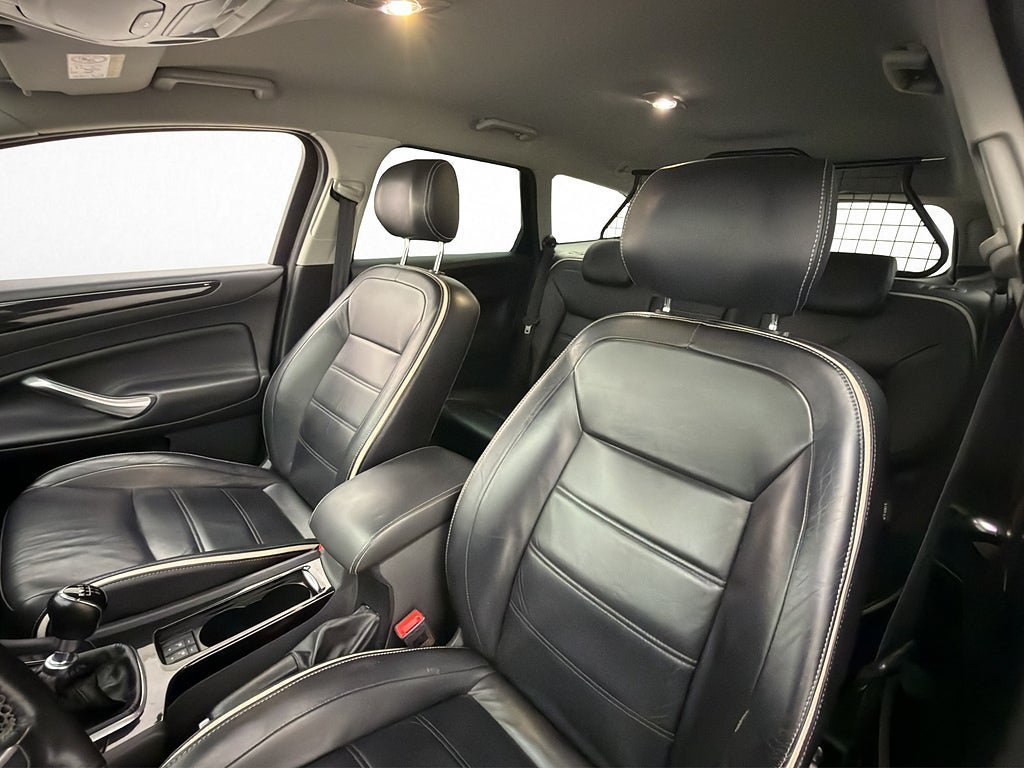 Vehicle Image 12