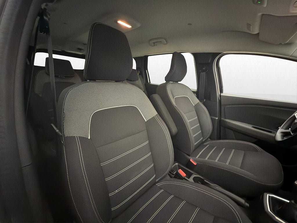 Vehicle Image 25