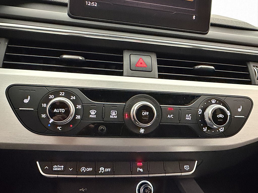 Vehicle Image 24