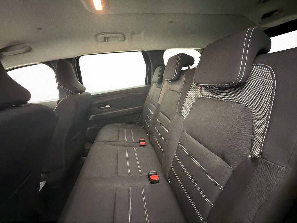 Vehicle Image 26