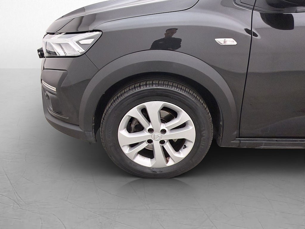 Vehicle Image 30
