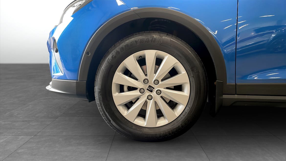 Vehicle Image 6