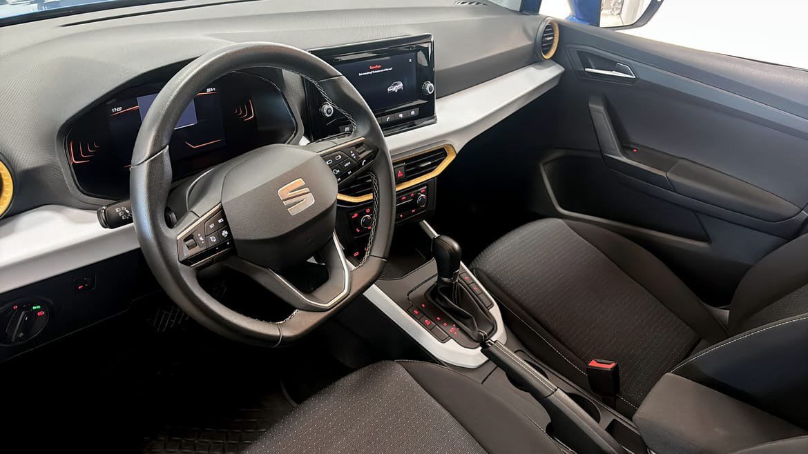 Vehicle Image 7