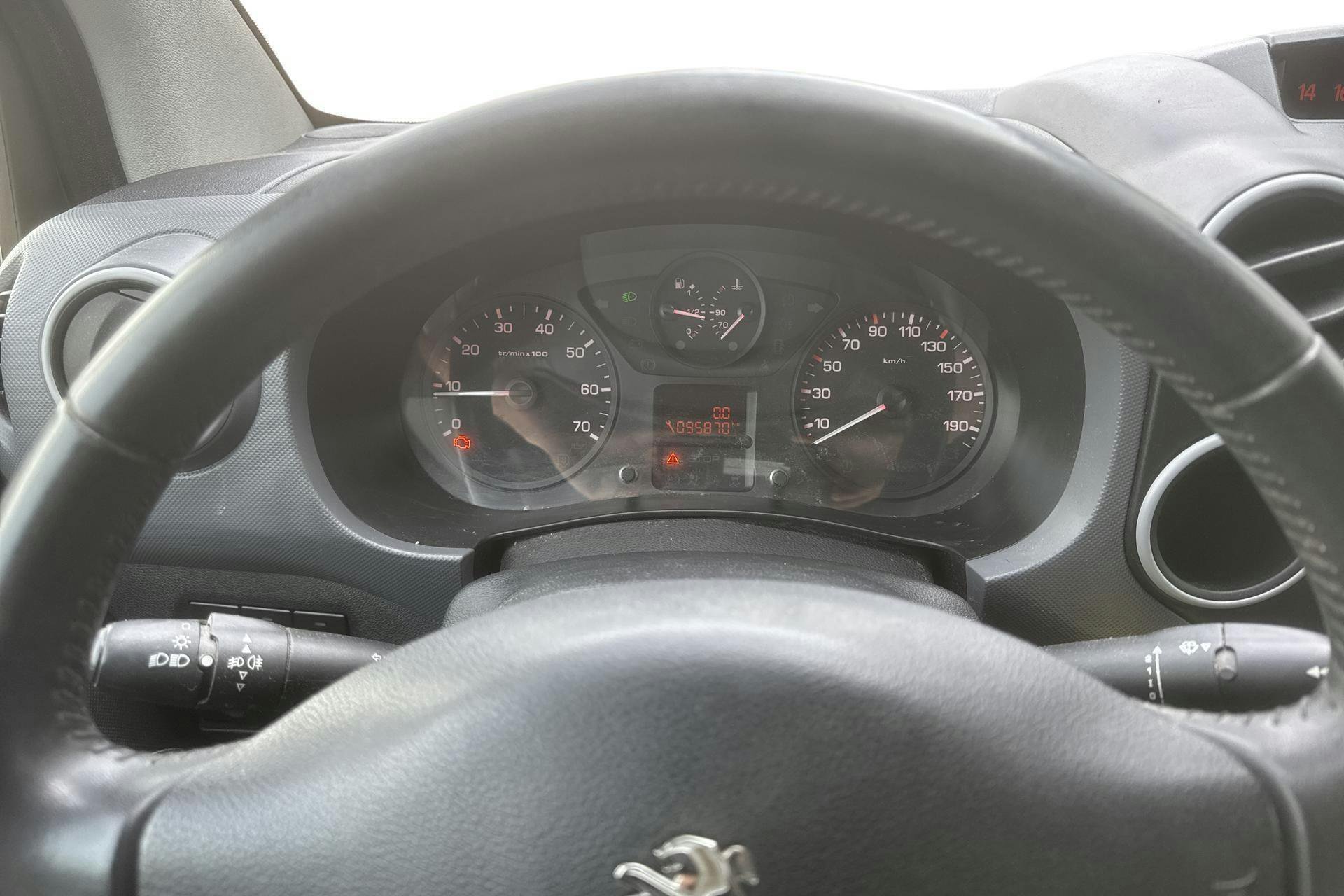 Vehicle Image 10