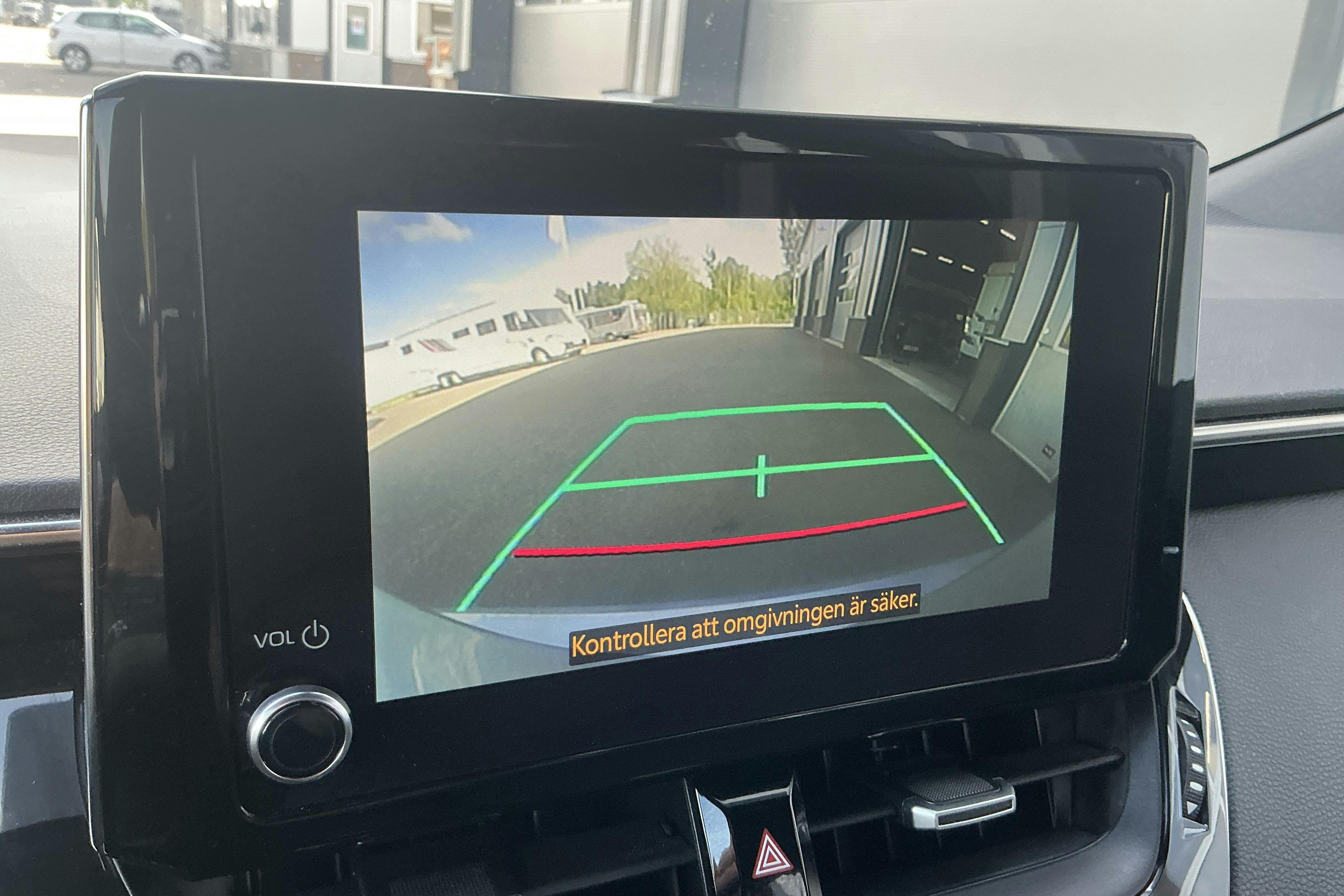 Vehicle Image 12