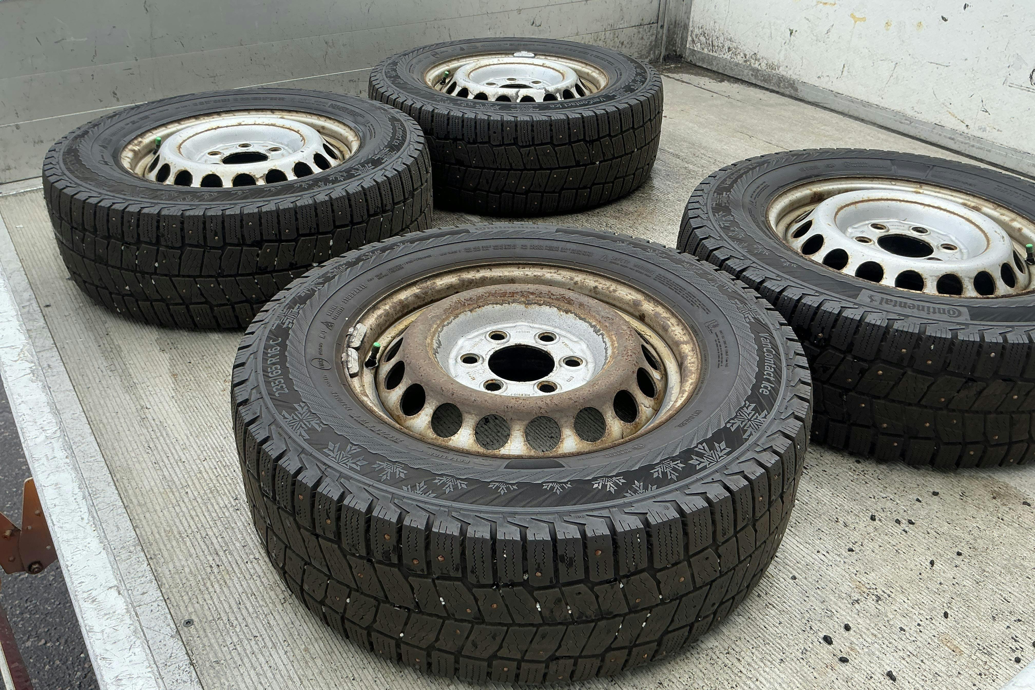 Vehicle Image 12