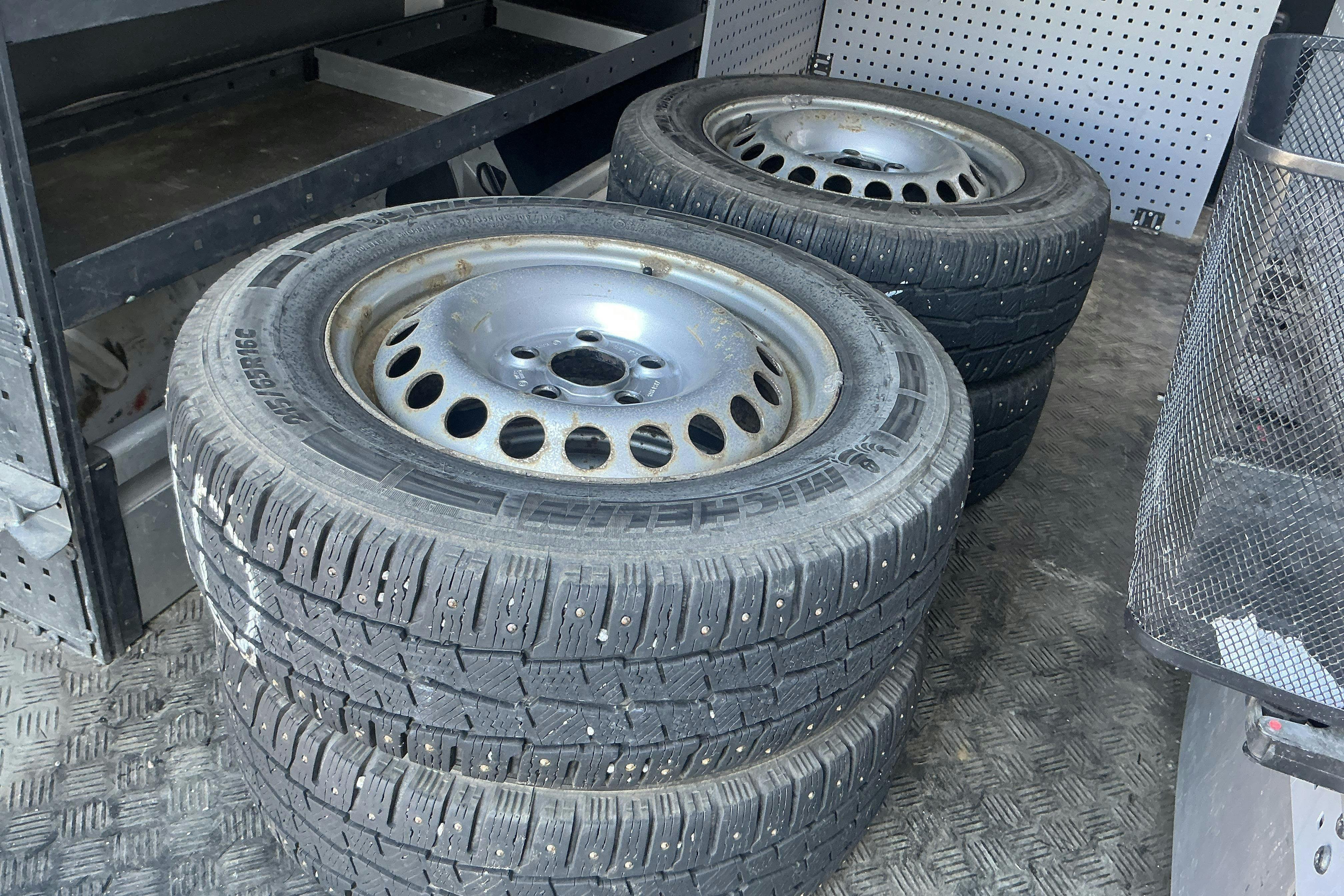 Vehicle Image 14