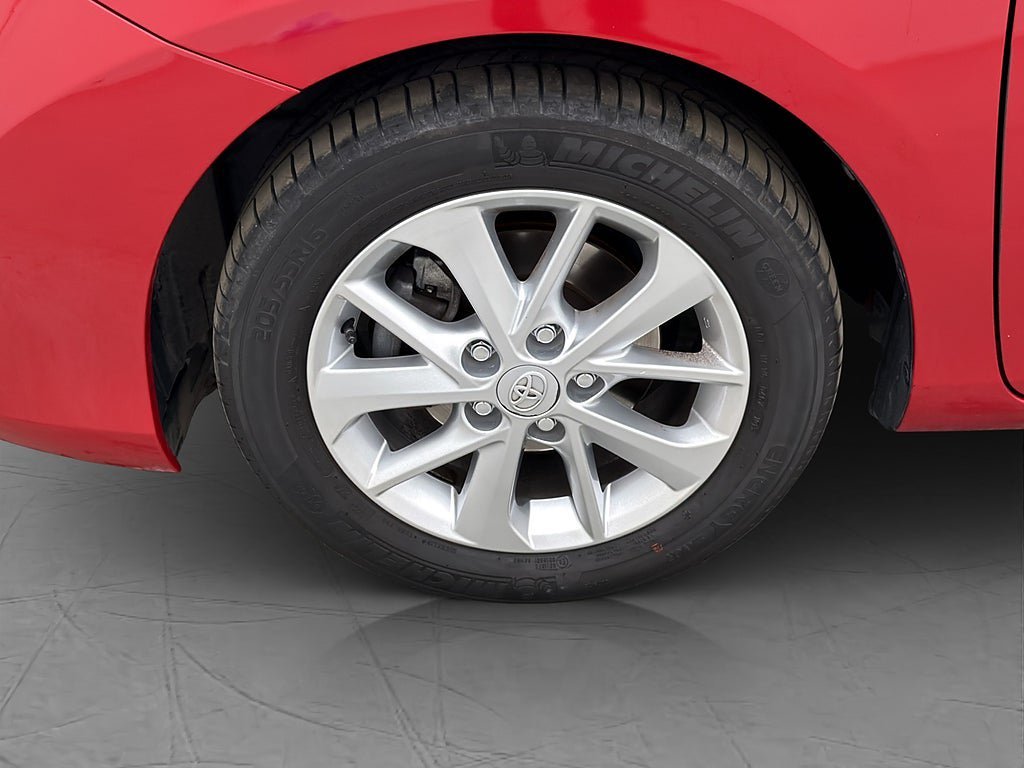 Vehicle Image 21