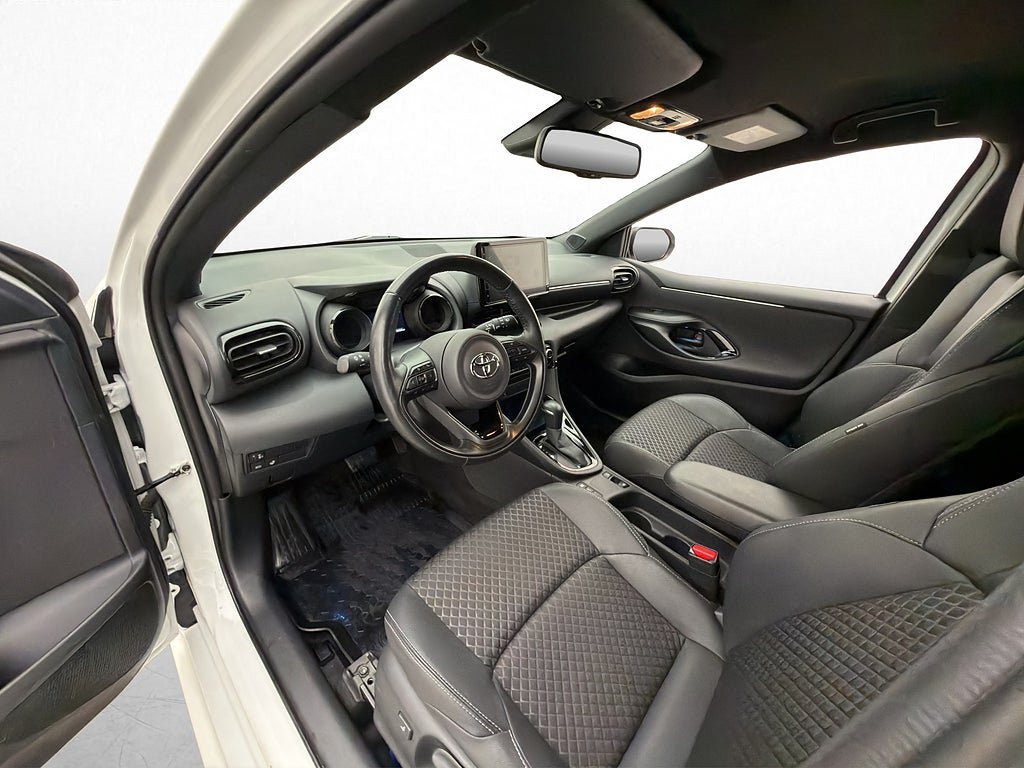 Vehicle Image 10