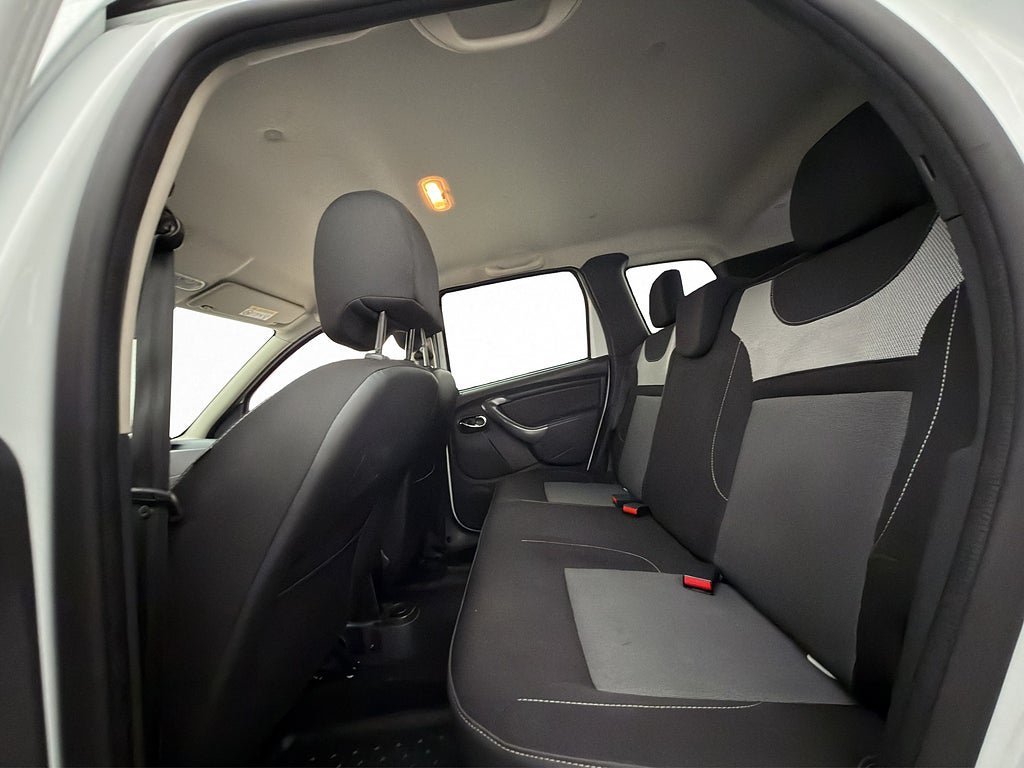 Vehicle Image 23