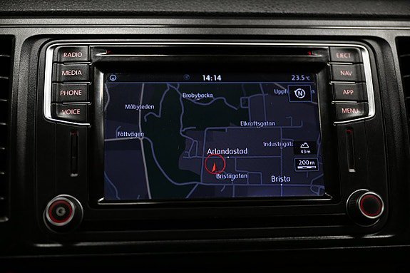 Vehicle Image 25