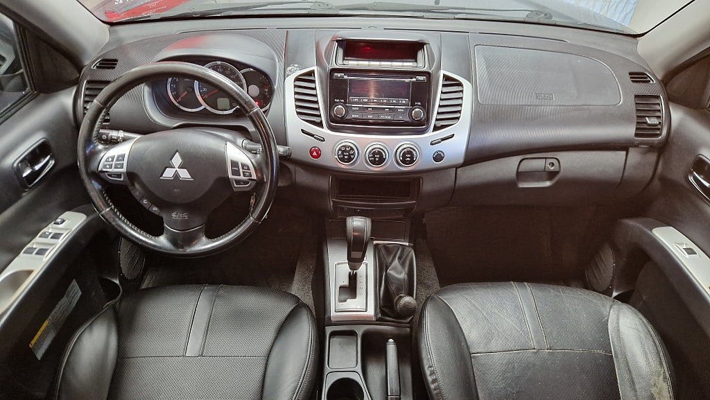 Vehicle Image 14