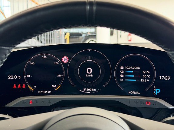 Vehicle Image 15