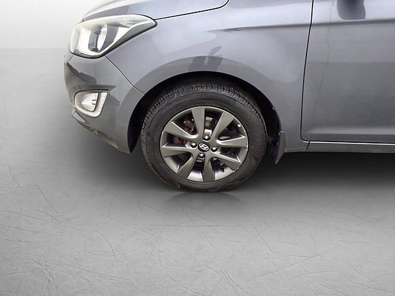 Vehicle Image 25