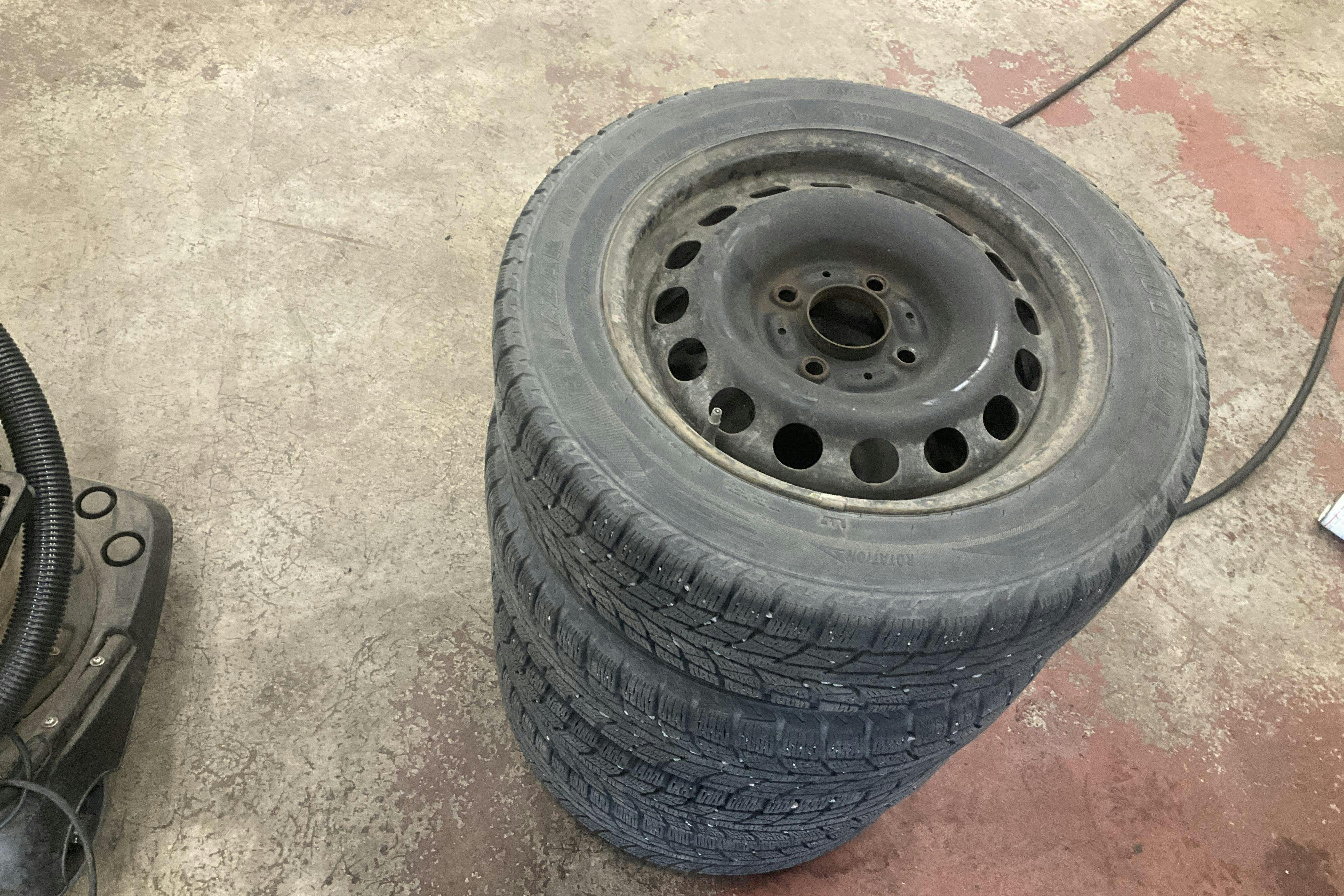 Vehicle Image 13