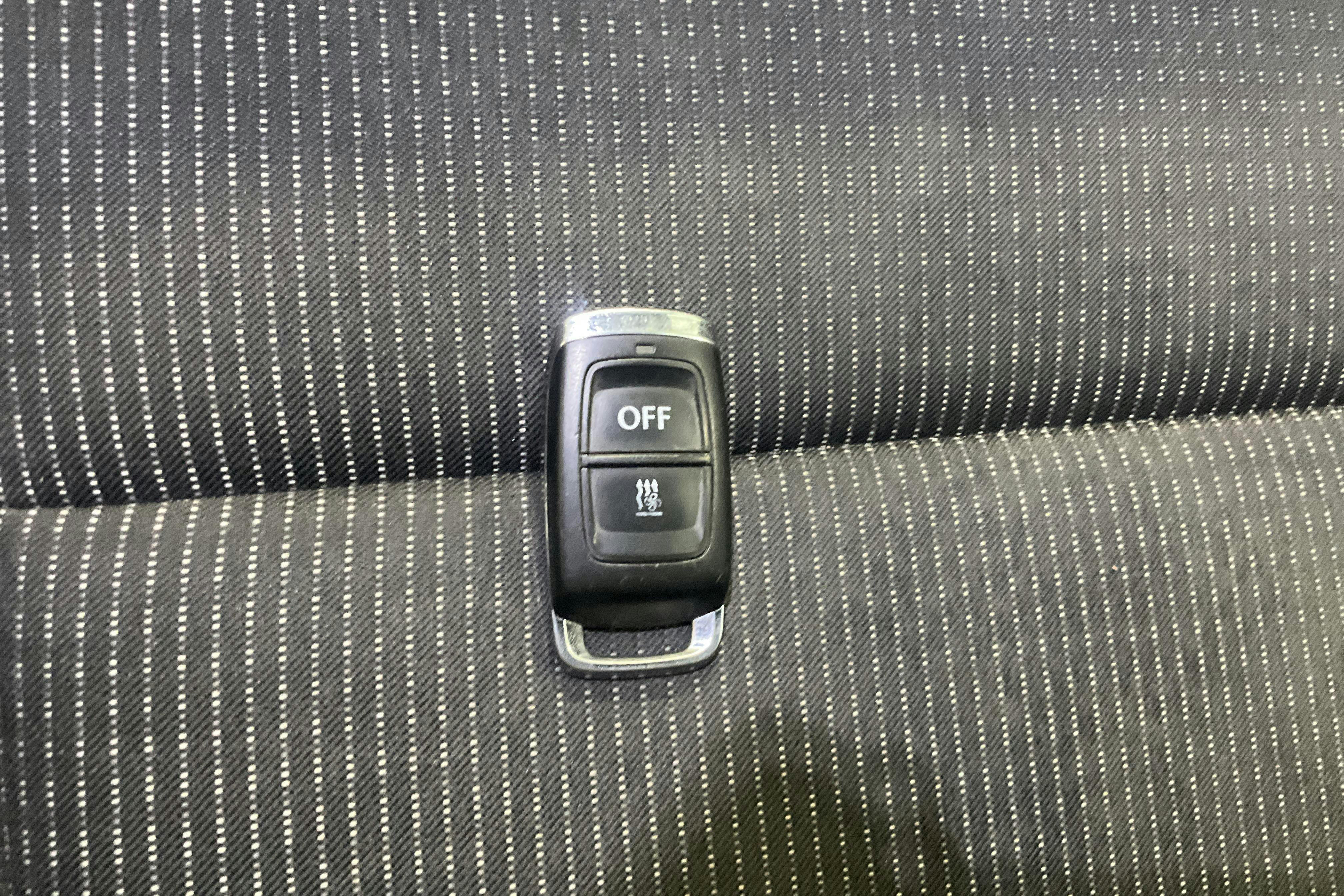 Vehicle Image 16