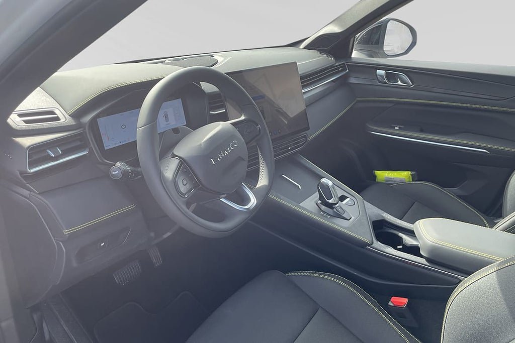 Vehicle Image 6