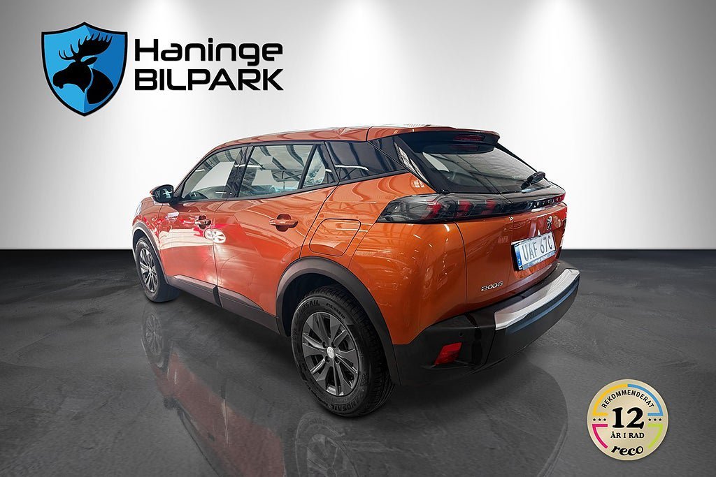 Vehicle Image 9