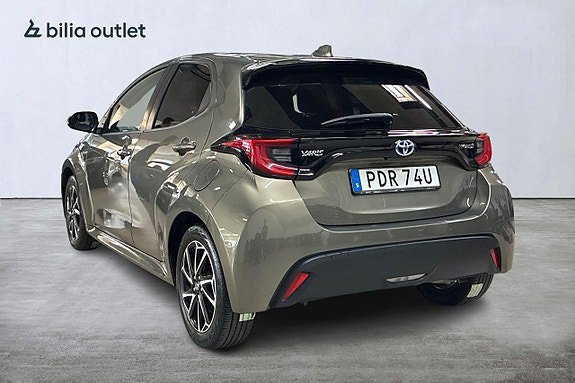 Vehicle Image 8