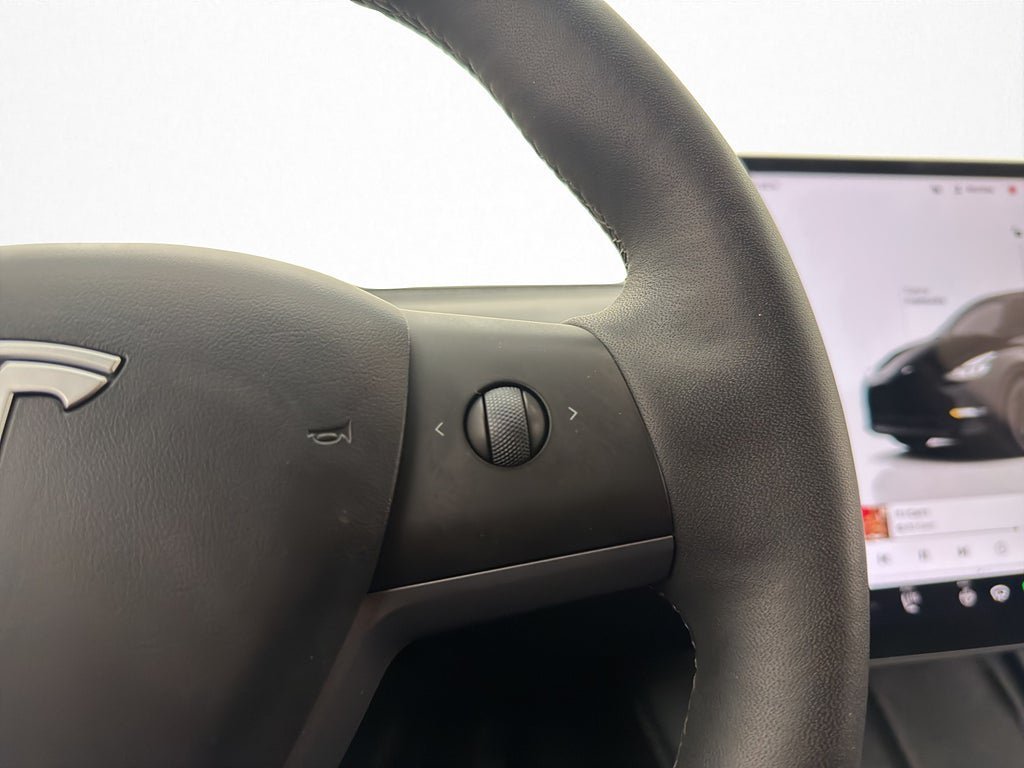 Vehicle Image 33