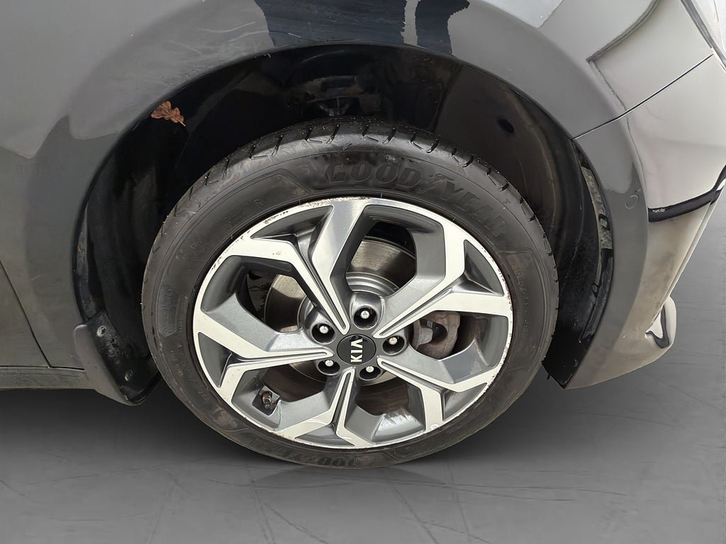 Vehicle Image 30