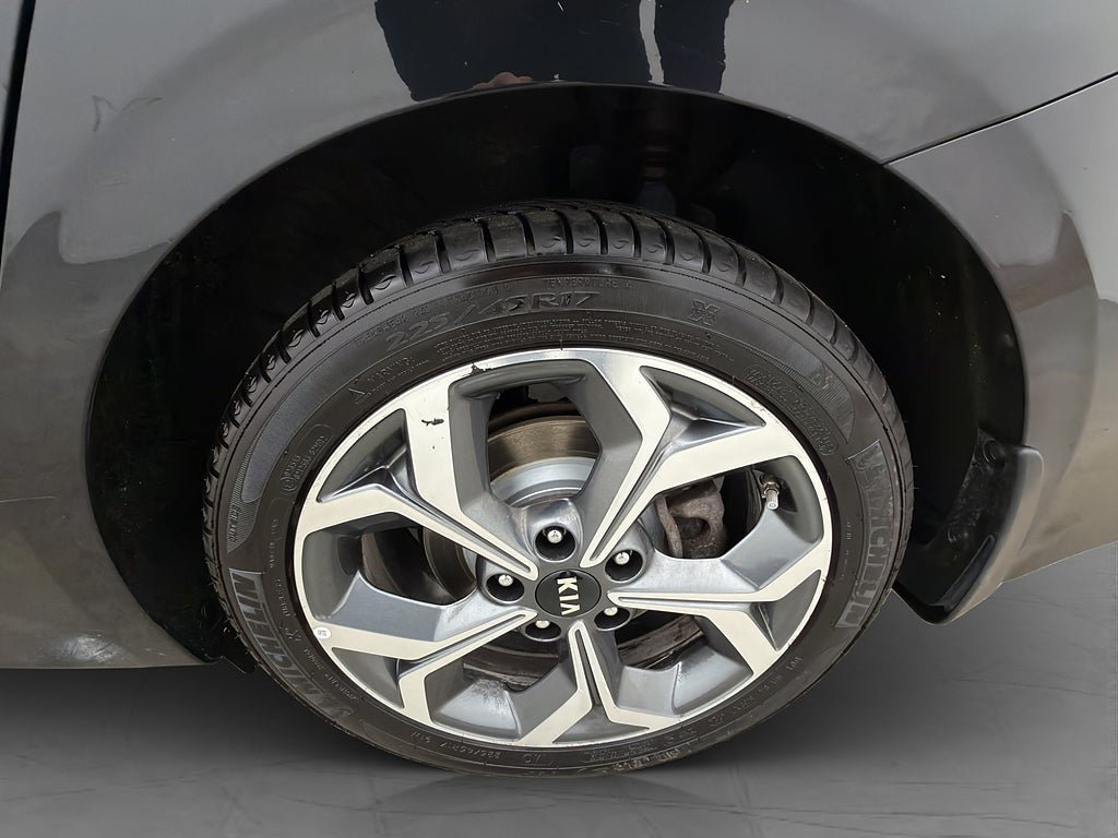 Vehicle Image 32