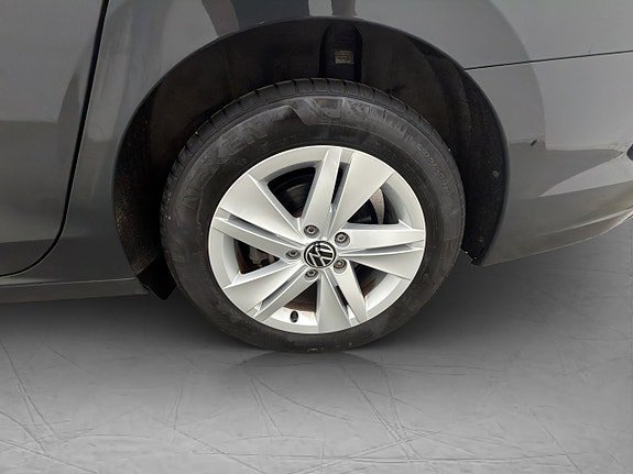 Vehicle Image 33