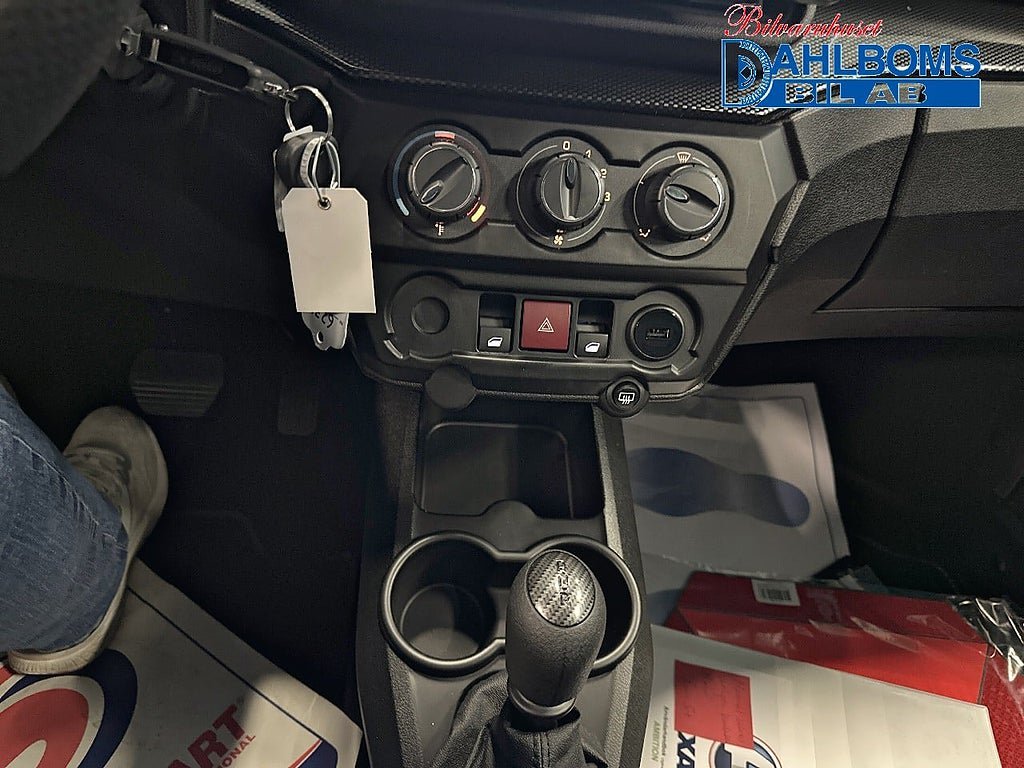 Vehicle Image 15