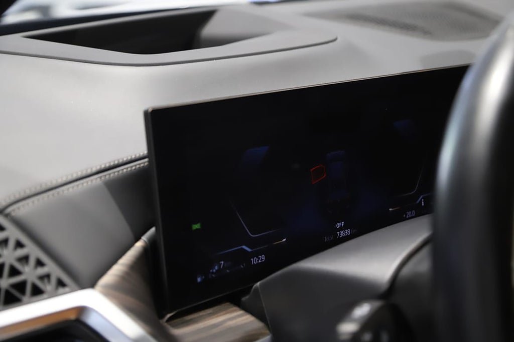 Vehicle Image 12
