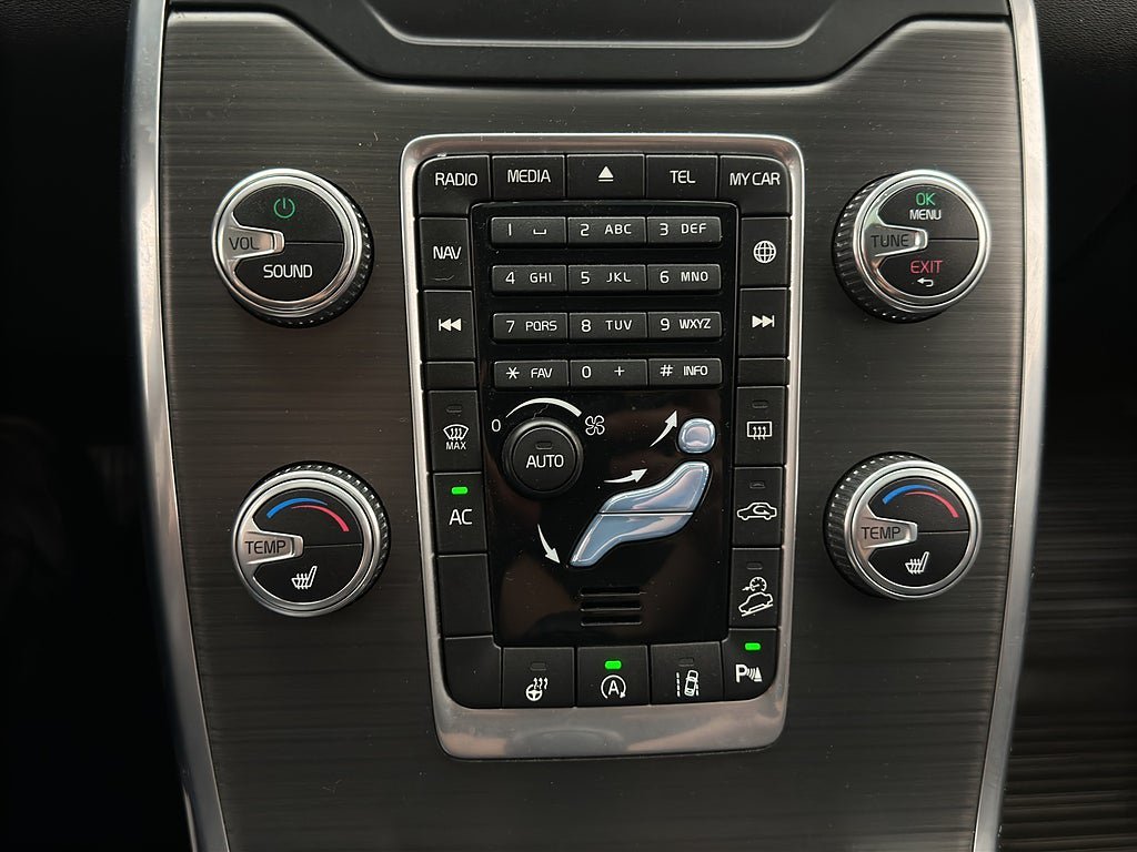 Vehicle Image 24