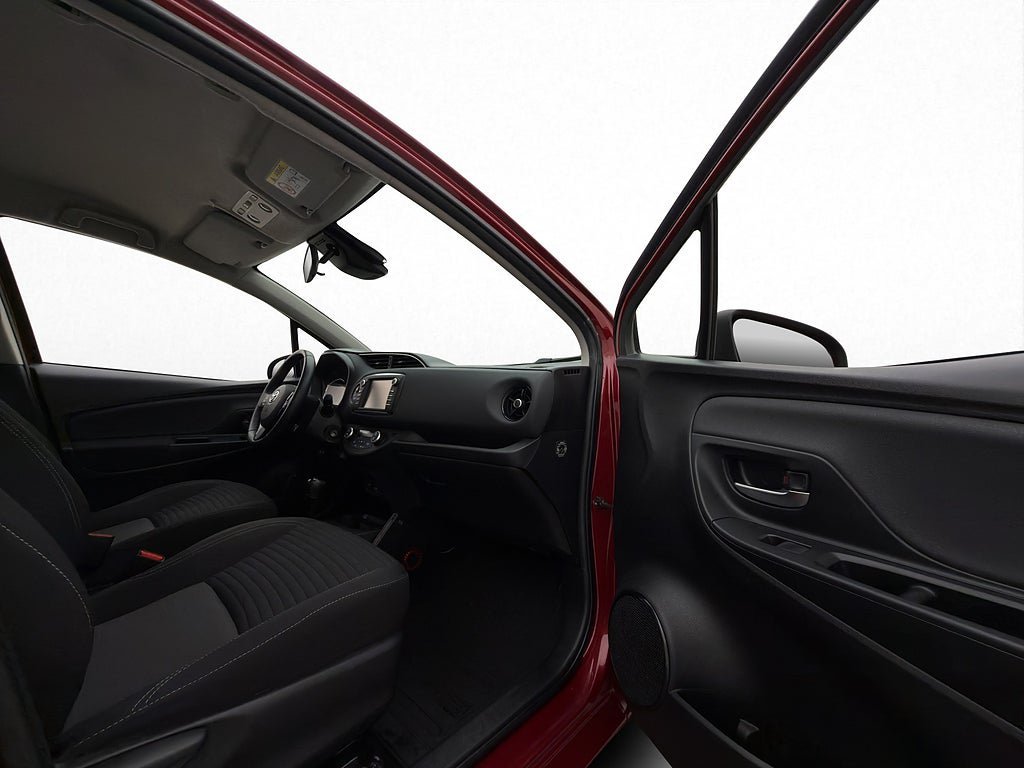Vehicle Image 12
