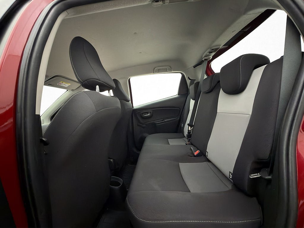 Vehicle Image 13