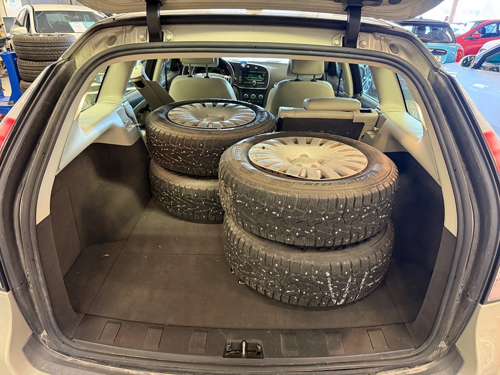 Vehicle Image 9