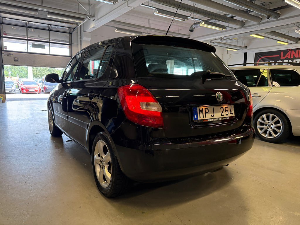 Vehicle Image 9