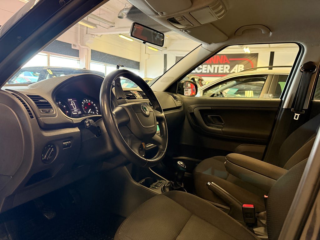 Vehicle Image 13