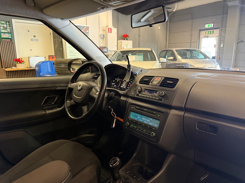 Vehicle Image 17
