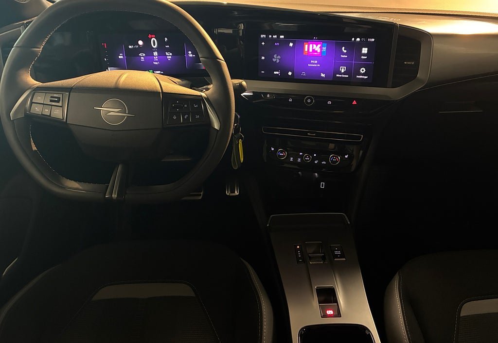 Vehicle Image 15