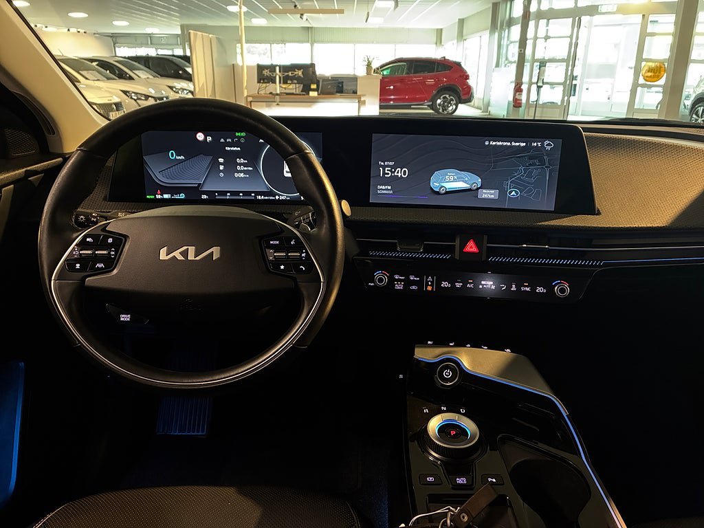 Vehicle Image 15