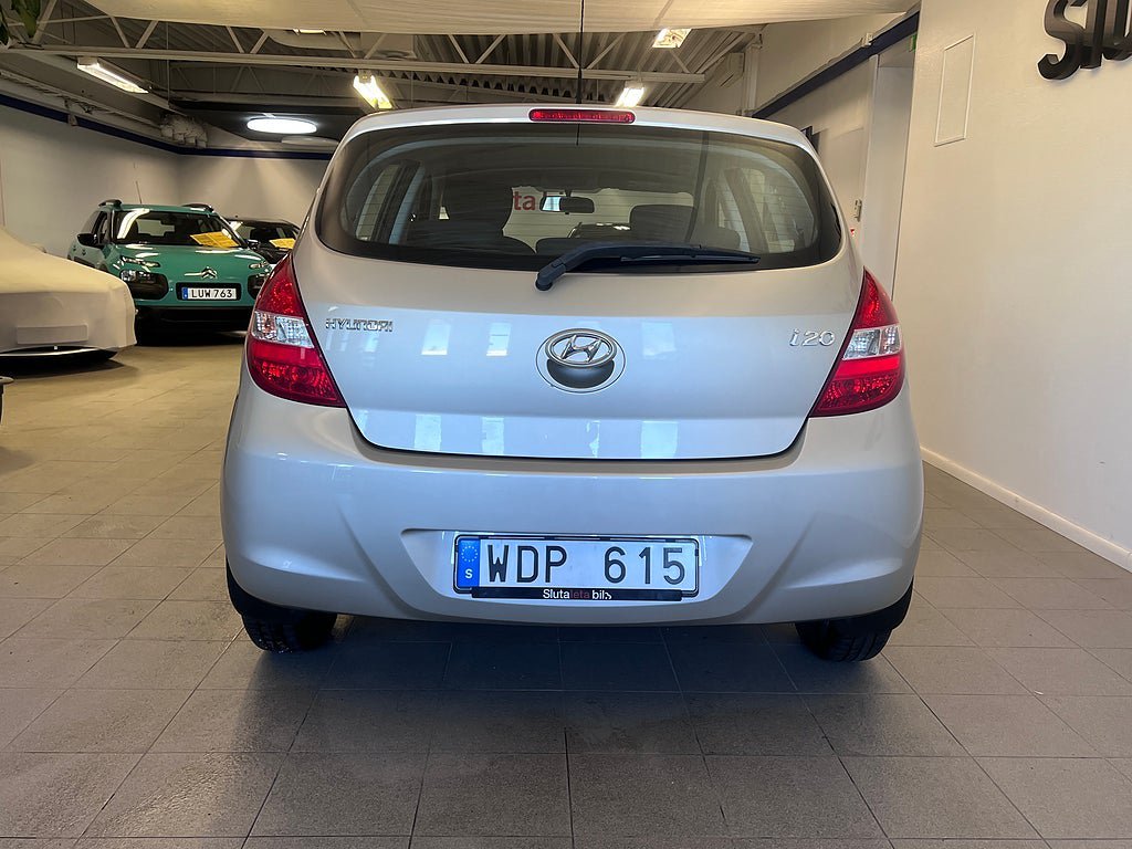 Vehicle Image 7
